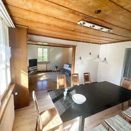 Neb-thun Lodge's Seehaus 1 Gwatt Dağ evi