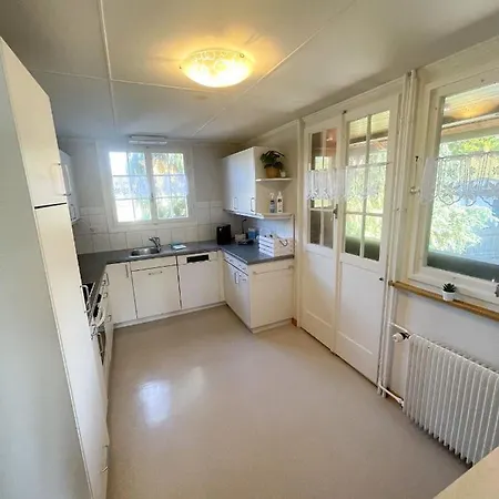 Neb-thun Lodge's Seehaus 1 Gwatt شاليه